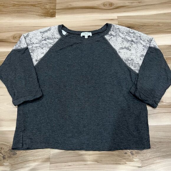 Gilli Grey Crewneck Snakeskin Shoulder Sweatshirt Women’s Small - Picture 1 of 4